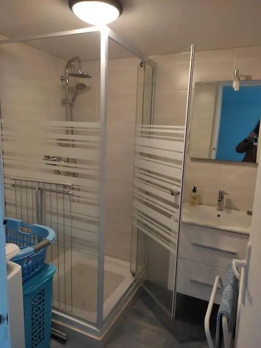 Сasa de vacaciones Petite Maison Cosy Avec Jardin, Bbq, Campagne Limerzel